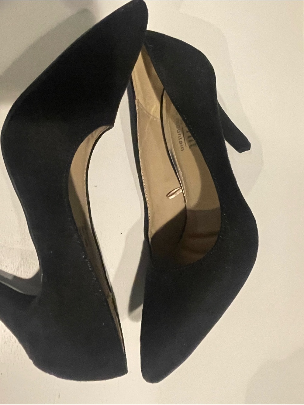 Elegant Black Pointed-Toe Women's Heels - Picture 2 of 5